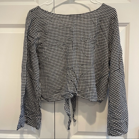 LF Gingham Crop Top with Tie - Never Worn! - Picture 5 of 11